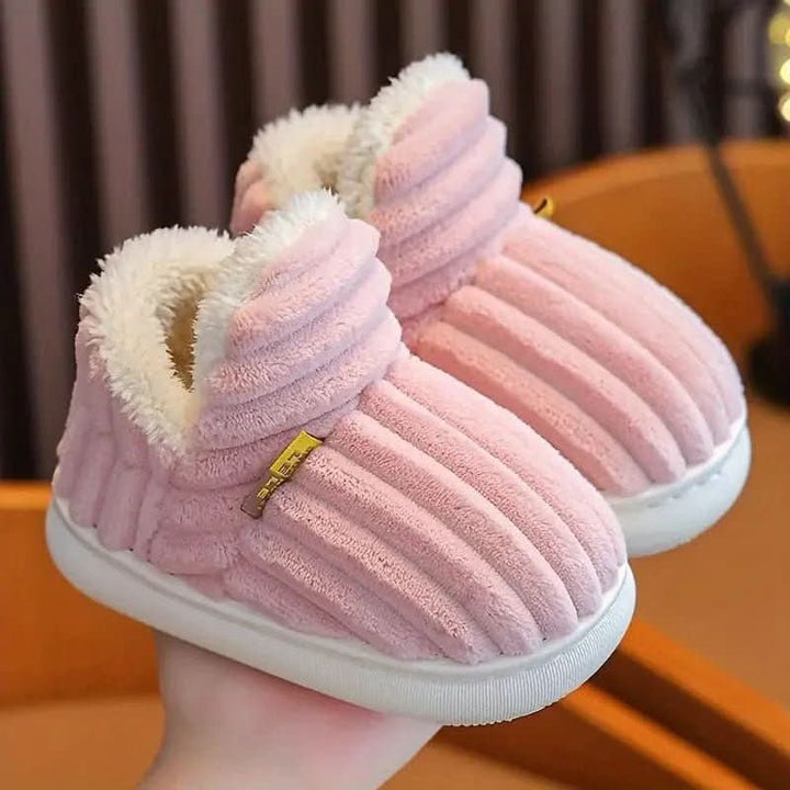 All-day comfort: warm unisex thermal house slippers for cozy winter relaxation.