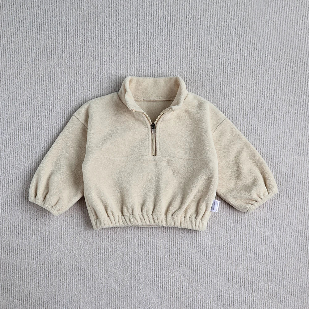 Cozy and practical gray fleece pullover set for babies, unisex design