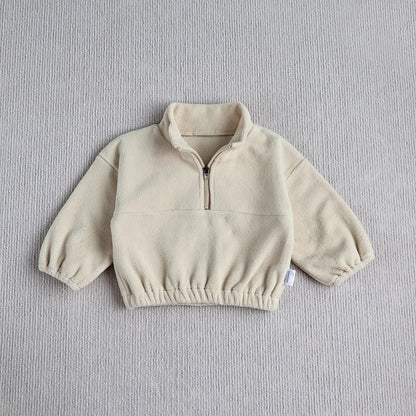 Cozy and practical gray fleece pullover set for babies, unisex design