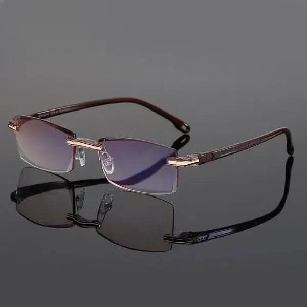 Lightweight multifocal eyewear for men & women, VISIONCLEAR progressive lenses reduce digital eye strain.