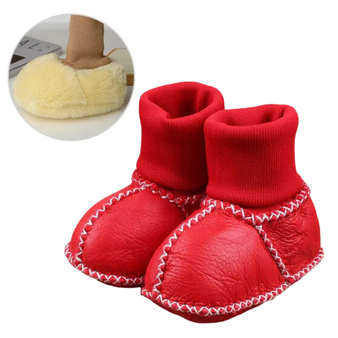 Warm hooded anti-slip baby slippers, perfect cozy footwear for infants and toddlers