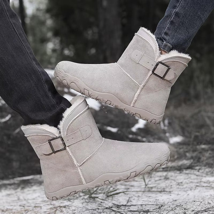 Barefoot style winter boots, providing warmth and natural ground feel.