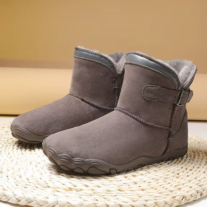 Flexible outsole of unisex warm barefoot boots, designed for natural movement in winter.