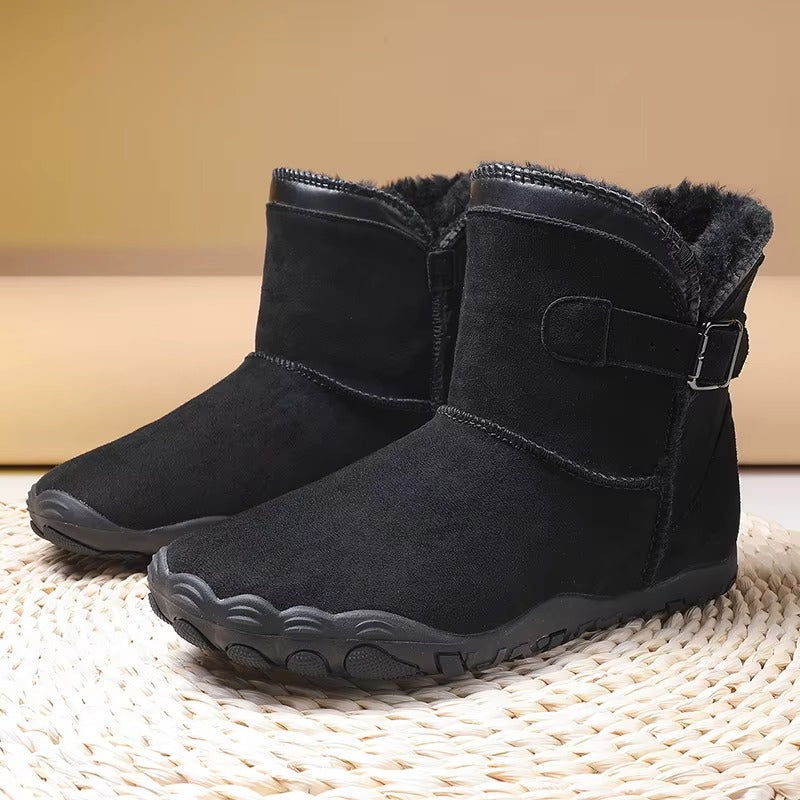 Casual warm winter barefoot boots with a flexible sole, perfect for natural movement.