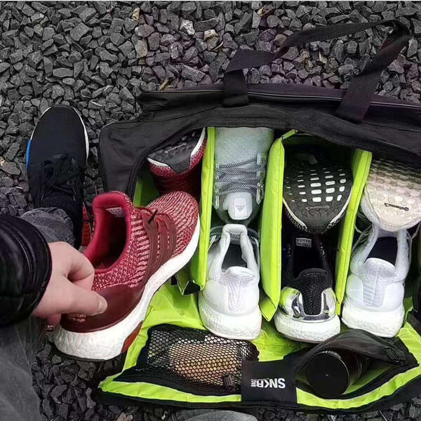 Compact travel bag for sneakers, made from robust water-resistant oxford fabric.
