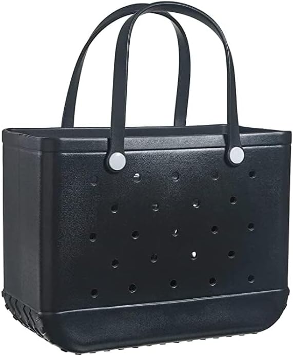 Perforated beach bag, waterproof and spacious for family outings.