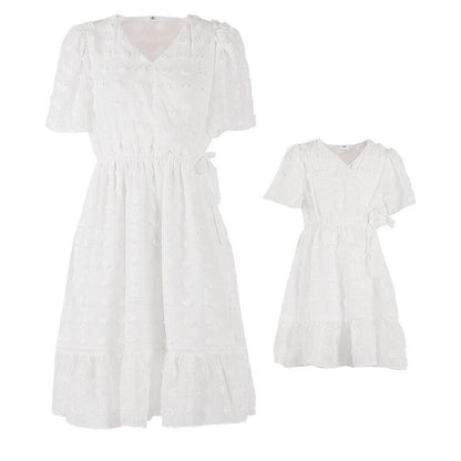 V-neck short sleeve women's and girls' dresses, a cute matching set for summer fun