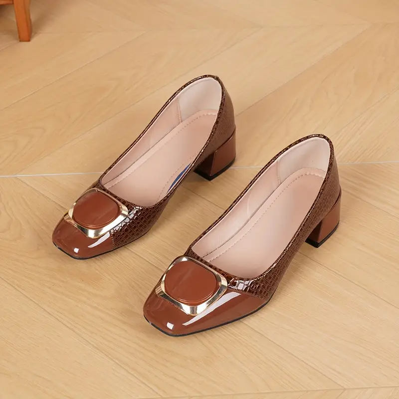 Vayla orthopedic women's loafers. Slip-on design provides all-day comfort and essential foot support for walking.