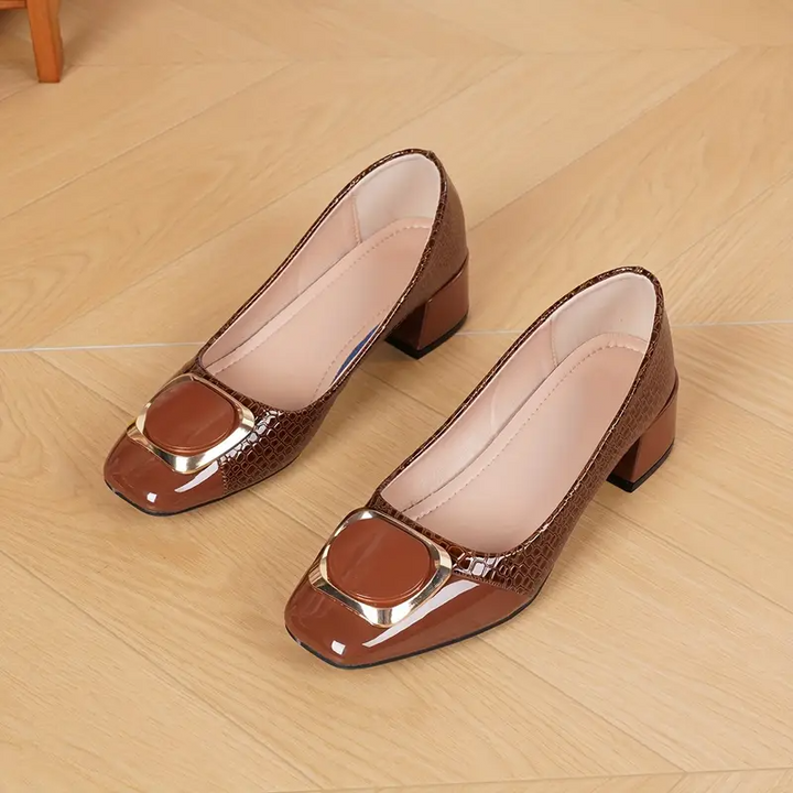 Vayla orthopedic women's loafers. Slip-on design provides all-day comfort and essential foot support for walking.