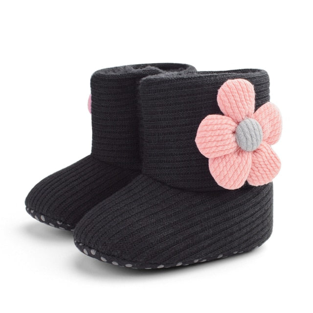 Pair of baby girl winter boots, soft sole, warm and anti-slip, great for first steps
