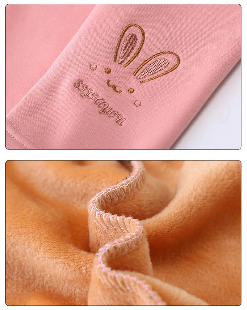 Child-friendly rabbit print leggings in a soft yellow, fashionable for young girls