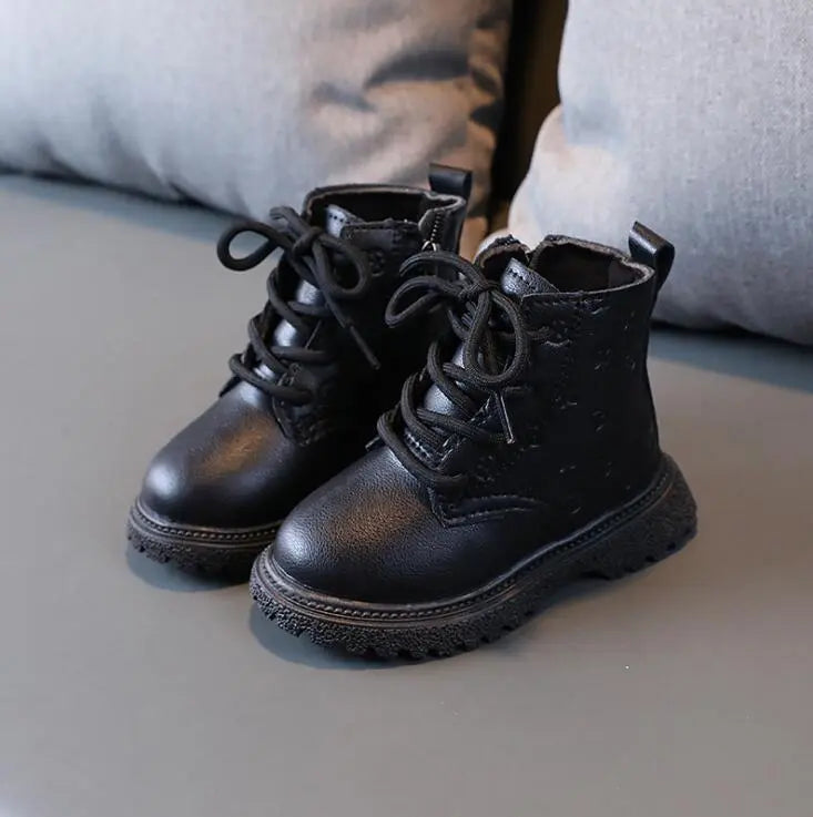 Kids' stylish brown winter boots, plush-lined, designed for comfort and warmth
