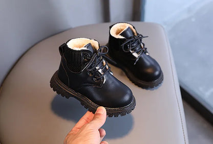 Unisex kids winter snow boots, cotton-padded, designed for maximum warmth and comfort.
