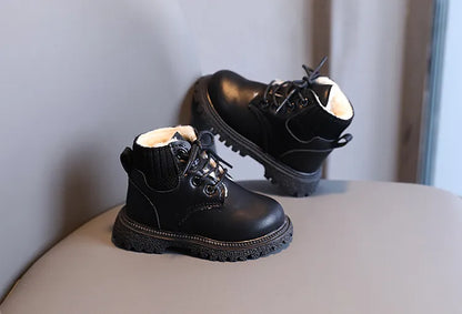 Toddler unisex warm boots, cotton material, ideal for snowy conditions and winter adventures.
