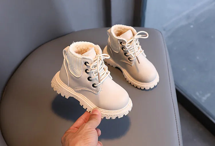 Warm unisex kids' winter shoes, cotton-lined for comfort, with a convenient zipper.