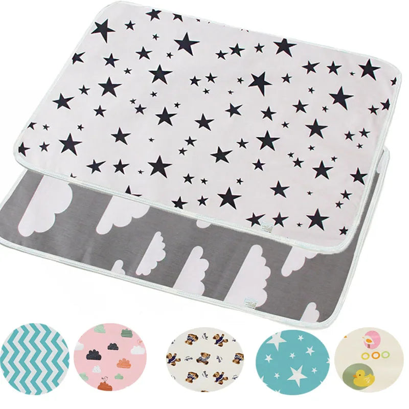 Waterproof reusable baby changing mat in cotton, portable for newborns and travel