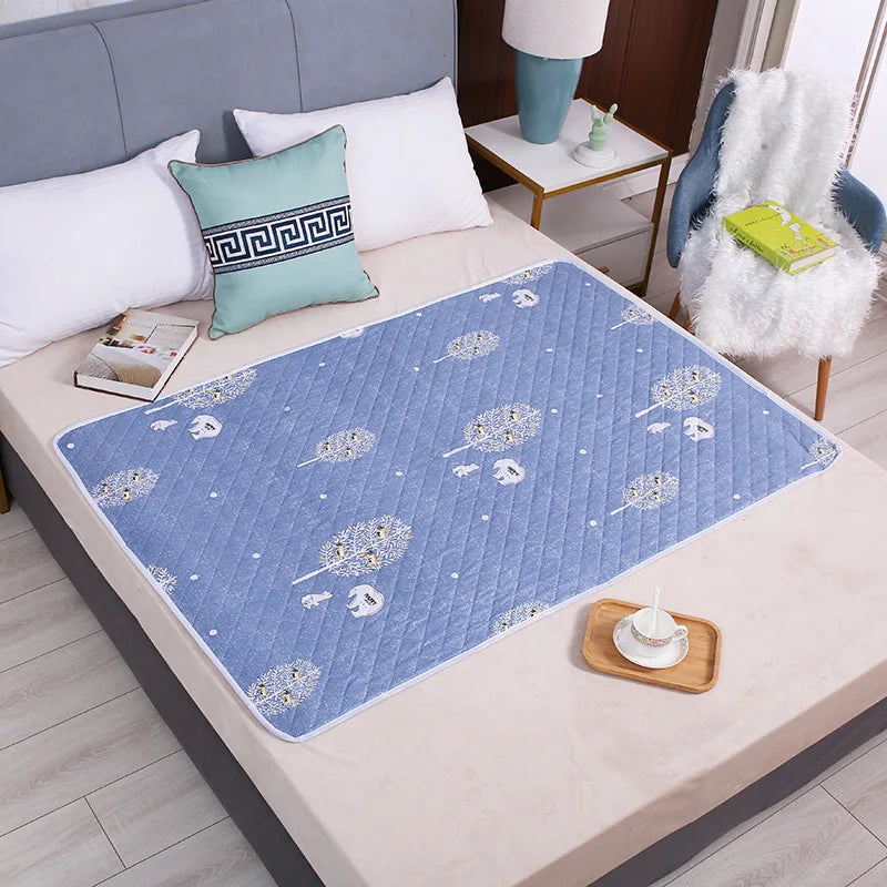 Crib liner waterproof pad for babies, prevents urine stains on mattress.