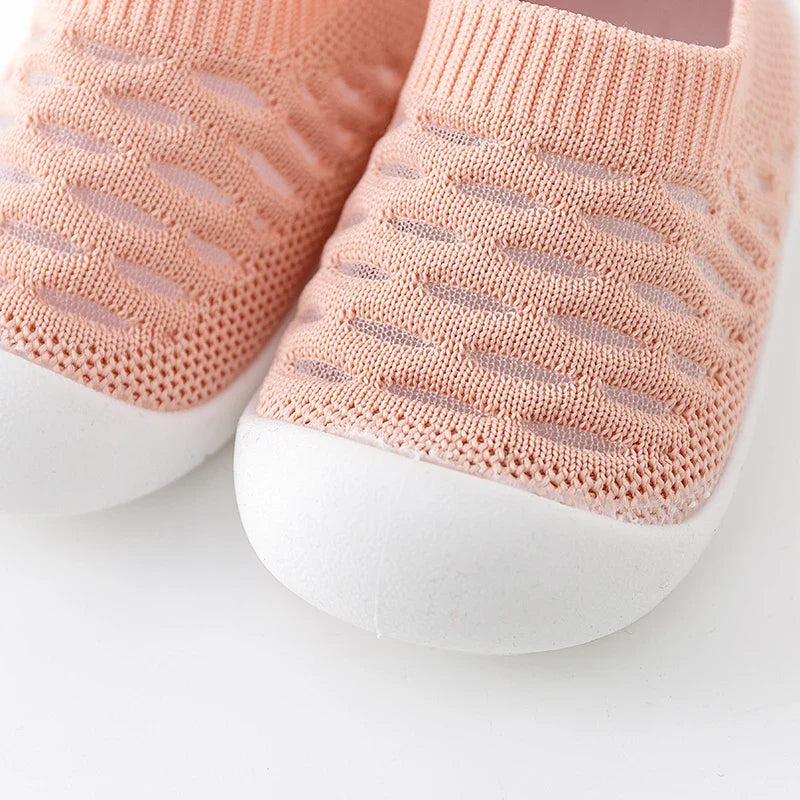 Variety of colorful baby breathable mesh sneakers, suitable for spring and summer
