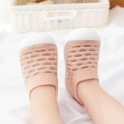 Infant slip-on mesh shoes with elastic band, secure fit for little ones
