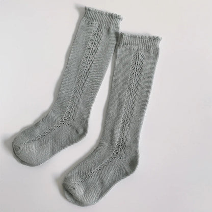 Breathable mesh knee-high socks, white cotton, ideal for everyday active children