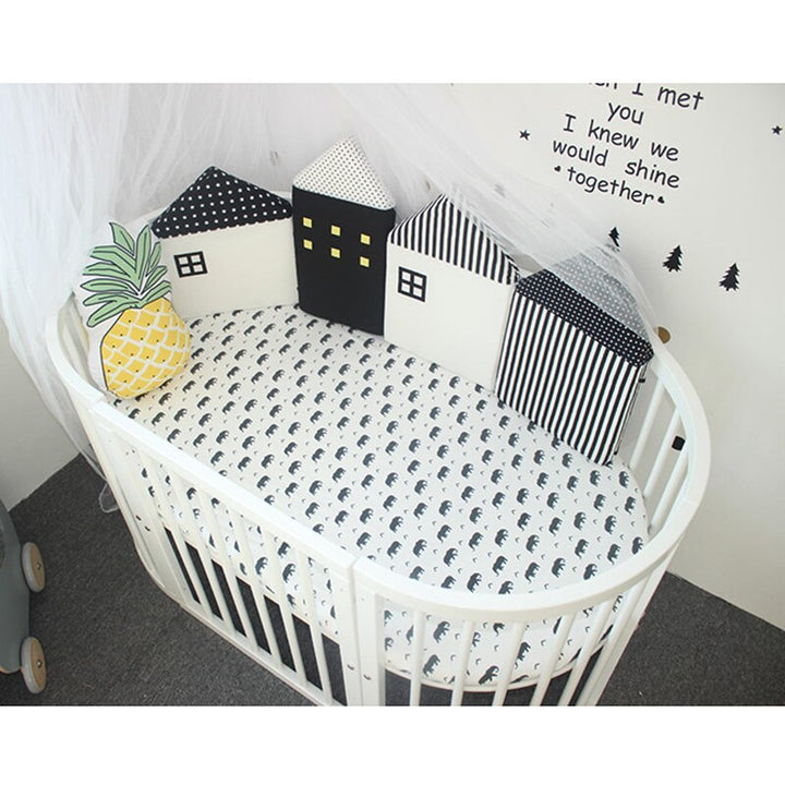 Secure house-shaped bed rail fence for toddlers, essential baby safety item for beds
