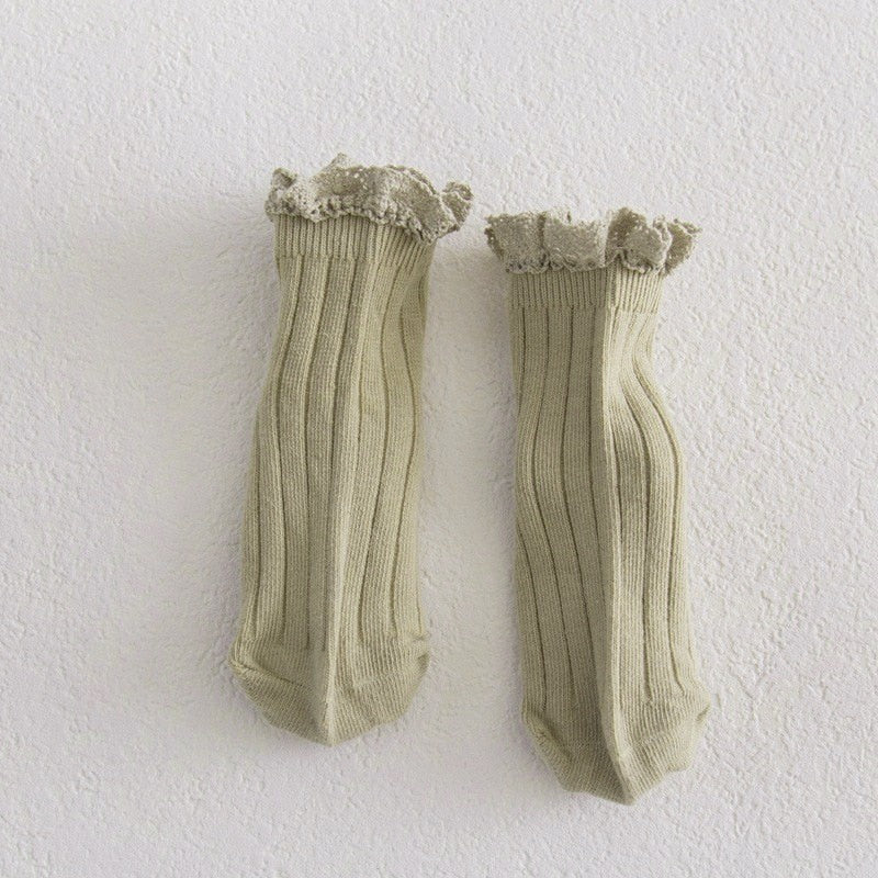 Pink lace frilly ankle socks for girls, soft cotton, cute ruffle detail, ideal for princess outfits