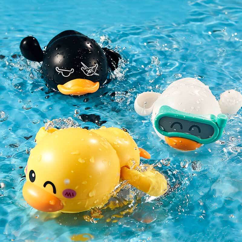 Kids' wind-up swimming duck bath toy, perfect for toddler water play