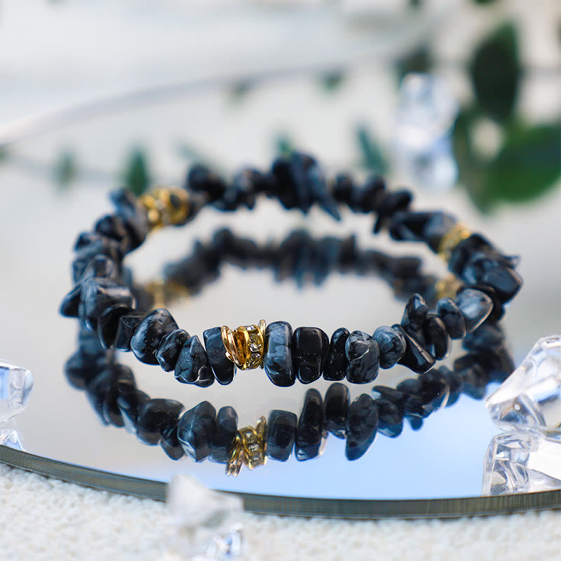 Adjustable women's natural stone bracelet, crystal beads, ideal for daily wear.