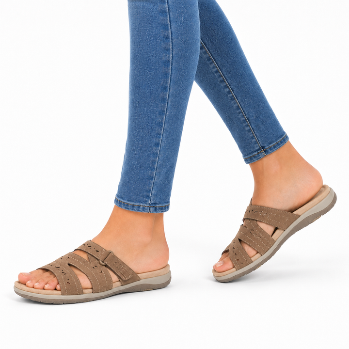 Adjustable strap women's orthopedic sandals, perfect for summer comfort and foot support.