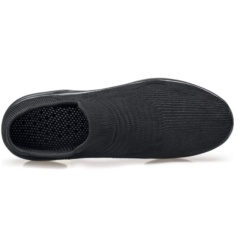 Women's versatile sneakers, lightweight with arch support for all-day comfort.