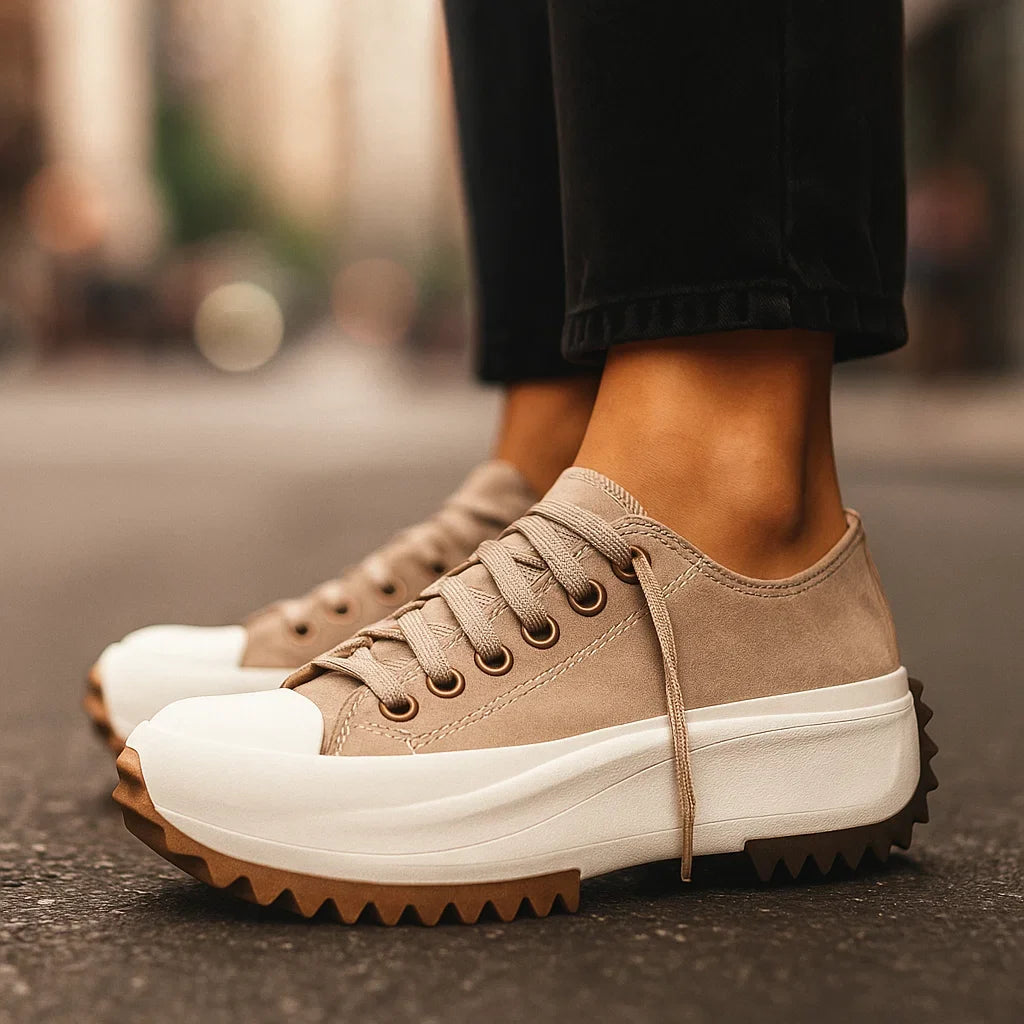 Fashionable Arlina Rise women's platform sneakers for daily wear. Casual lace-up design with orthopedic comfort.