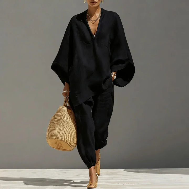 Stylish & comfortable women's batwing sleeve two-piece set, a versatile outfit for spring & summer fashion.