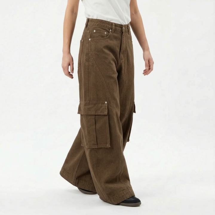 Fashionable women's wide-leg baggy pants, a comfortable high-waist option for casual & vintage streetwear.