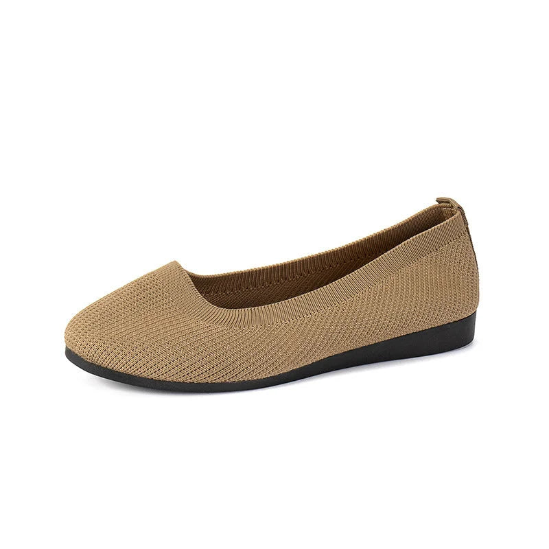 Stylish women's slip-on flats, offering orthopedic foot support for all-day comfort.
