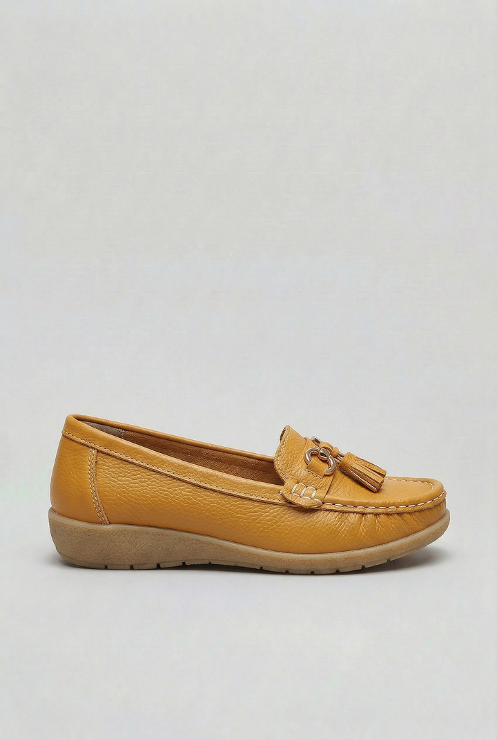Women's cushioned slip-on loafers, comfortable and casual flat shoes for everyday wear.