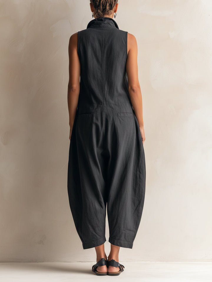 Stylish women's black wide-leg jumpsuit featuring a sophisticated collar, perfect for a chic and comfortable look.