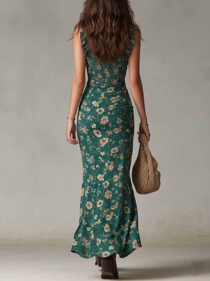 Stylish women's summer dress: bohemian floral maxi with ruffled sleeves & a trendy high slit.