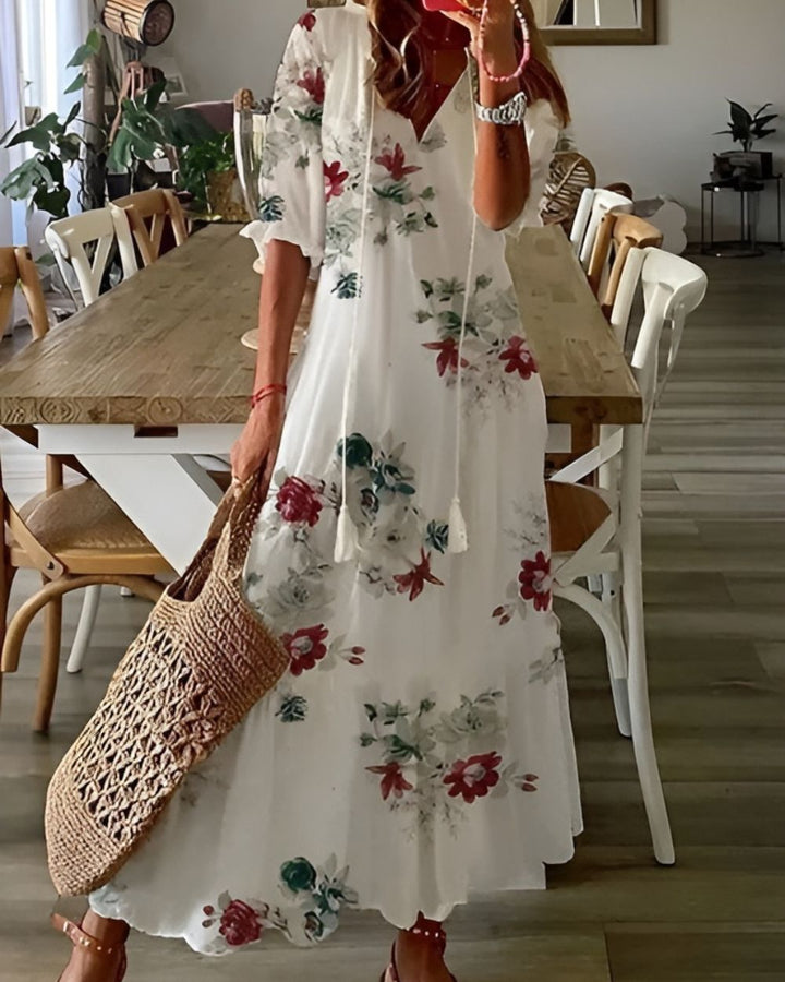 Versatile women's boho maxi dress. Adjustable straps ensure a perfect fit for any summer occasion.