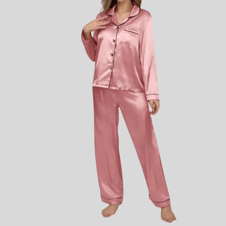 Casual women's loungewear set, button-front top, breathable fabric, comfortable pajamas.