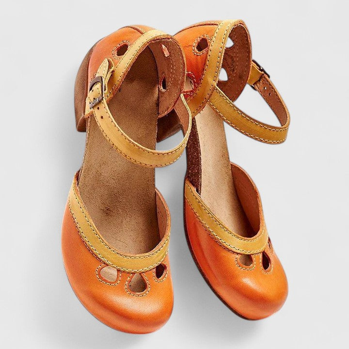 Breathable women's open-toe sandals, ideal casual footwear for summer walks and outdoor activities.