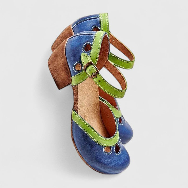 Casual open-toe women's sandals, breathable and supportive for walking, summer, and outdoor use.
