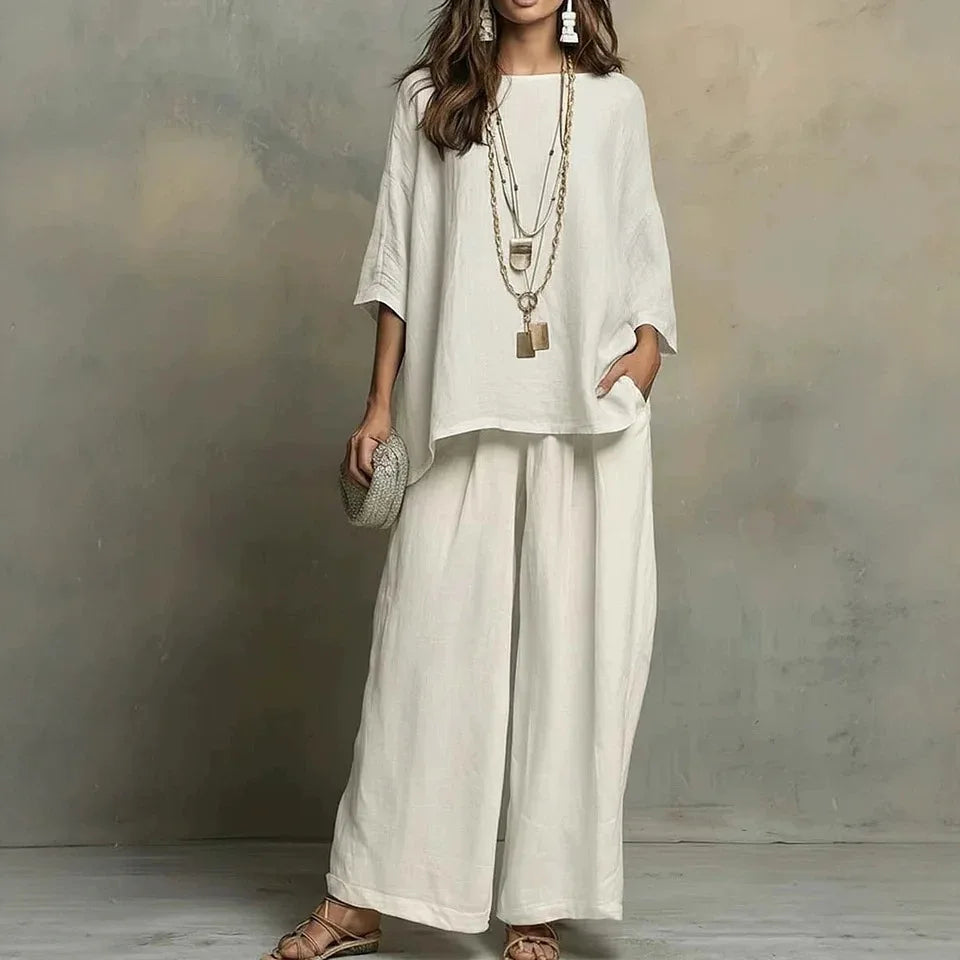 Relaxed fit women's pant set with wide-leg design for effortless style, a versatile and comfortable two-piece outfit.