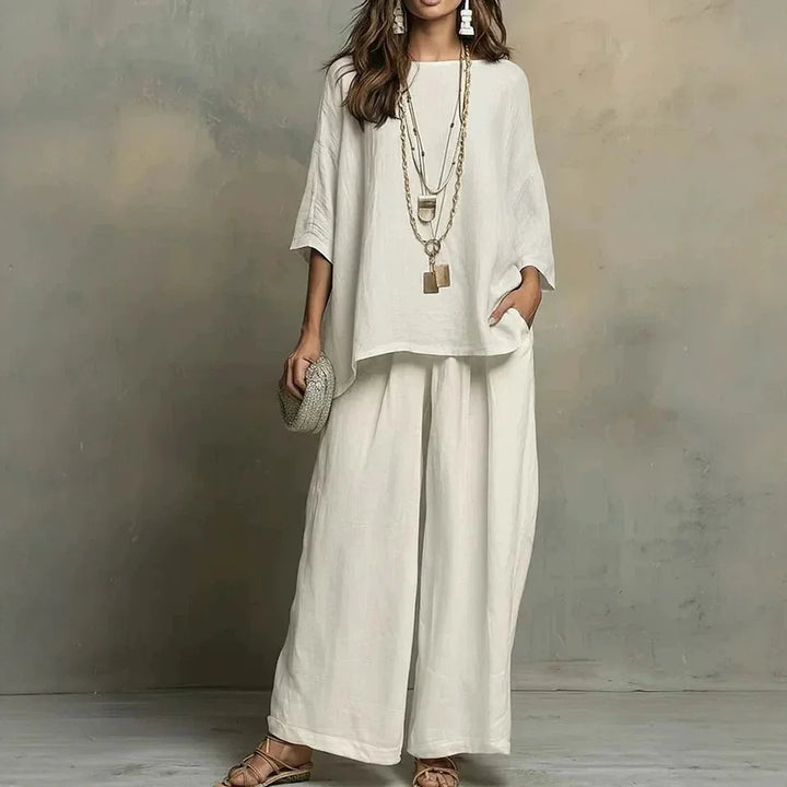 Relaxed fit women's pant set with wide-leg design for effortless style, a versatile and comfortable two-piece outfit.
