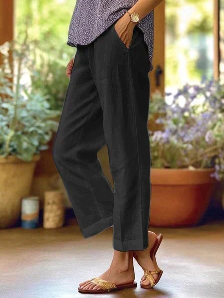 Flowy women's summer pants, elegant & comfortable. Versatile for warm-weather fashion, from casual to chic.