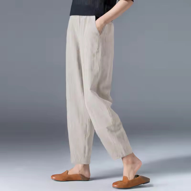 Casual women's summer pants, soft fabric, elastic waist for ultimate comfort & relaxed style.