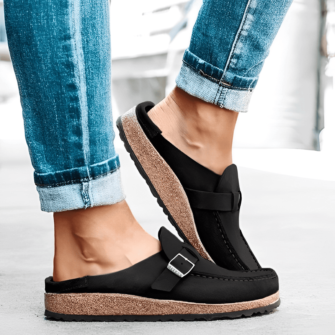 Front profile of Brynn women's orthopedic mules, combining casual style with essential arch support and comfort.