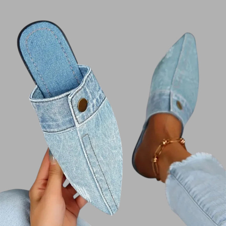 Effortless open-back women's mule sandals, designed for ultimate comfort and versatile casual styling.