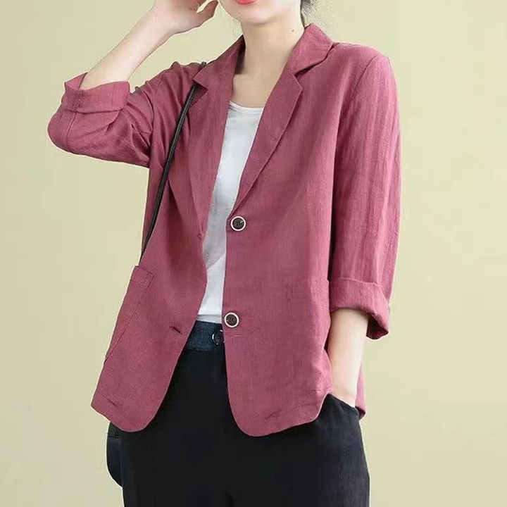 Comfortable women's casual single-breasted blazer, a relaxed fit jacket for versatile smart casual and office wear.