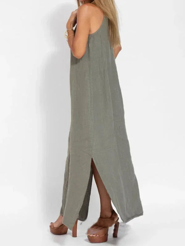 Versatile everyday women's maxi dress, casual sleeveless design with stylish side slit.