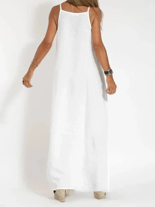 Women's summer vacation sleeveless maxi dress, ideal for beach style and casual outings.